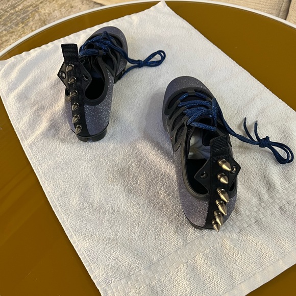 Gucci runway edition! Comes with box and all item inside. - Picture 3 of 6